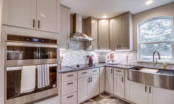 Edinburg House | Quaint Edinburg Home Near Seven Bends State Park!