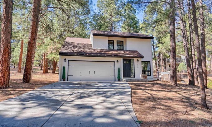 Flagstaff House | Quaint home in the Pines