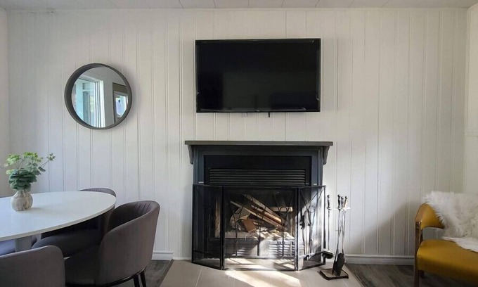 Dwight House | Quaint Muskoka cottage on lakefront - Moorehaven