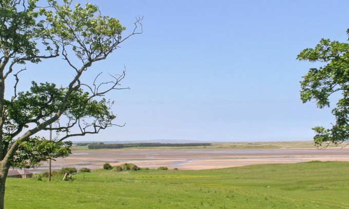 Bamburgh Cottage | Quality accommodation which boasts views across Budle Bay and Holy Island.