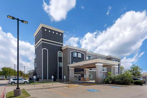 Groesbeck Hotel | Quality Inn and Suites Groesbeck