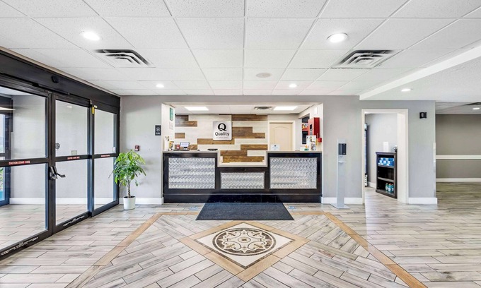 Clarksville Hotel | Quality Inn Clarksville - Exit 11