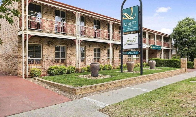Golden Square Hotel | Quality Inn Colonial