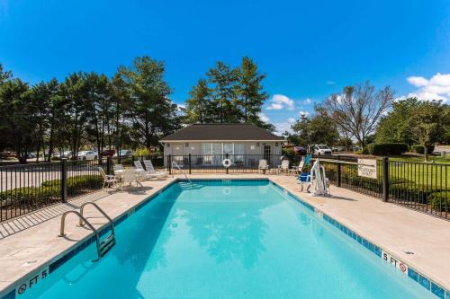 Gallatin Hotel | Quality Inn Gallatin-Nashville Metro