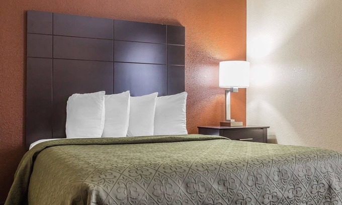 Mount Vernon Hotel | Quality Inn Mount Vernon, IL