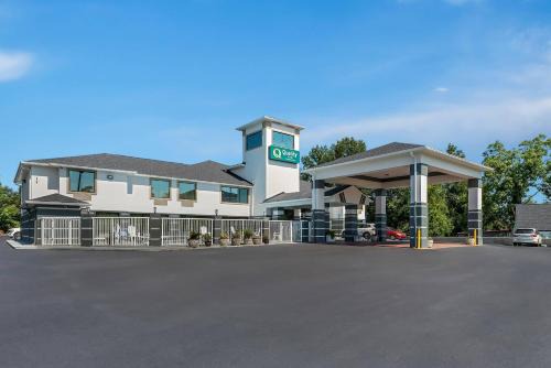 Sandersville Hotel | Quality Inn Sandersville
