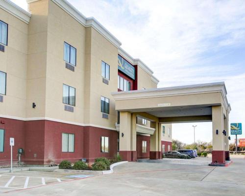 Bryan Hotel | Quality Inn & Suites Bryan-College Station