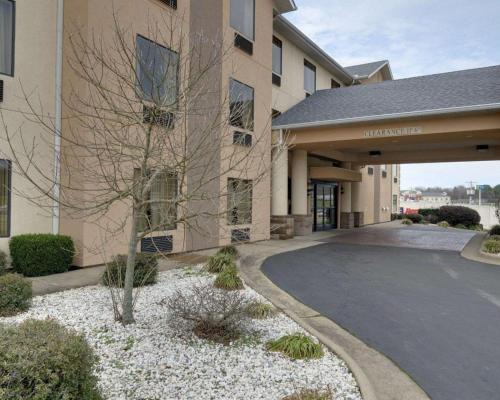 Malvern Hotel | Quality Inn & Suites Malvern