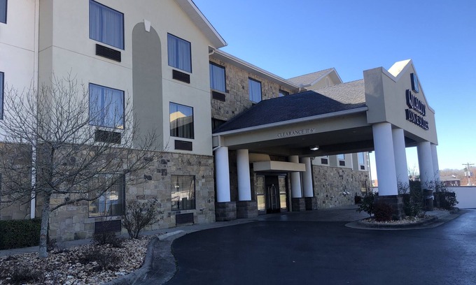 Malvern Hotel | Quality Inn & Suites Malvern