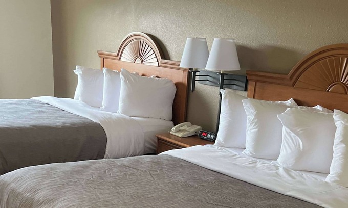 Huntington Hotel | Quality Inn