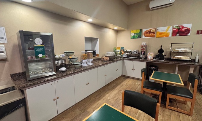 Waynesburg Hotel | Quality Inn Waynesburg - Morrisville