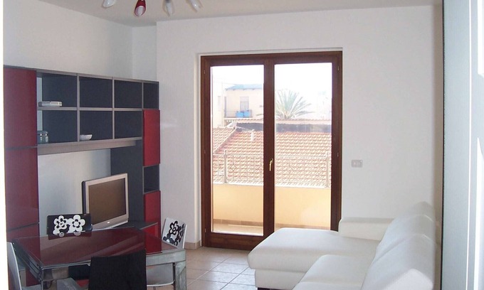 Alghero City Centre Apartment | Quality self-catering for two, new modern flat, convenient town centre location.