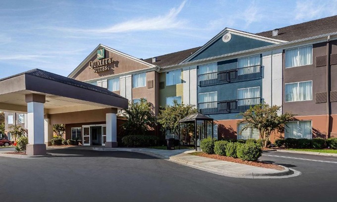 Pineville Hotel | Quality Suites Pineville - Charlotte