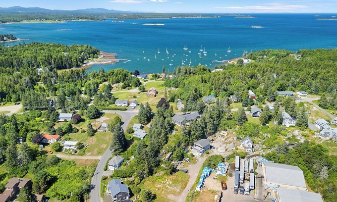 Spruce Head Cottage | Quarry Village Compound