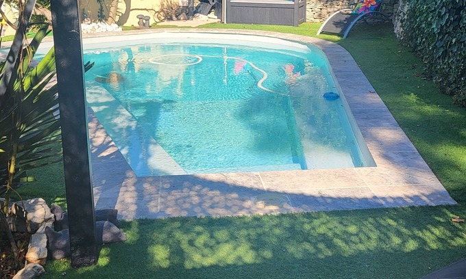 Quartier des Espesses House | Quartier Bois des Espeisses Haven of peace with private swimming pool.