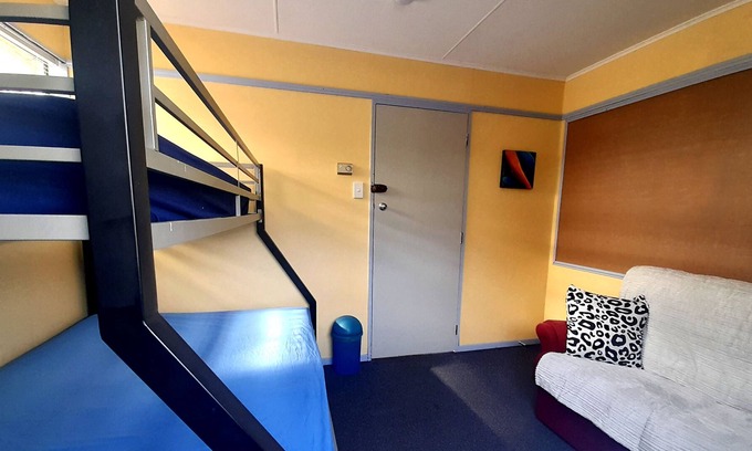 Orepuki House | Queen Bunk Room Right Next to the Hump Ridge Track