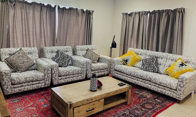 Woodville South House | Queen Lizzy Townhouses - 6A