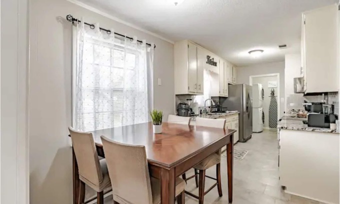 Mobile House | Queen's Palace
