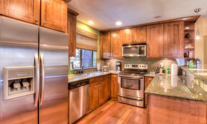 Kingswood Estates House | Queens Peak | Filtered Lake Views