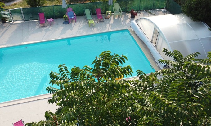 Fargues House | quercy stone guest rooms decorated with taste.