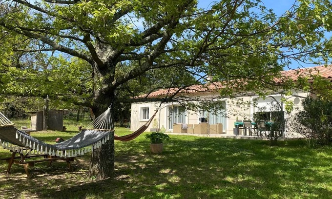 Arpaillargues-et-Aureillac Villa | Quiet, Air-conditioned Villa With Large Garden, 5 Minutes From Uzès