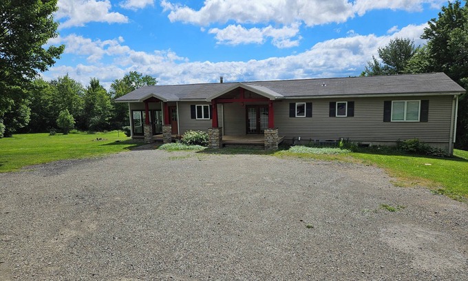 Middlesex House | Quiet 3 bedroom House Where Time Slows Down