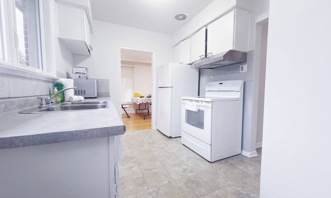 Bridlewood House | Quiet BAST Room near Kennedy Sheppard 401