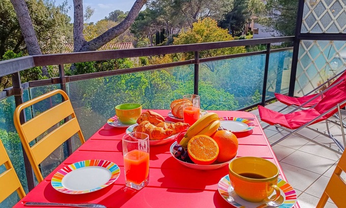 Boulouris-sur-Mer Apartment | Quiet, Beaches 900 m, Nice Terrace, Air-condition