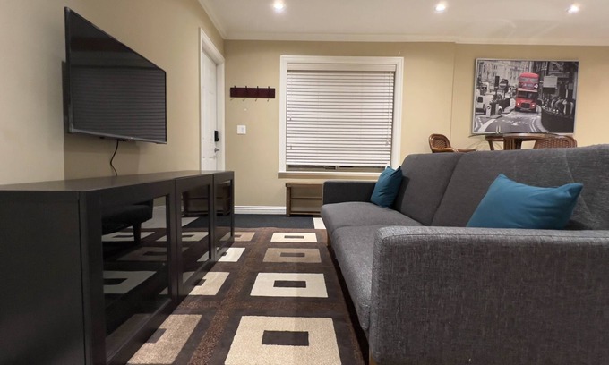Richmond City Centre House | Quiet Comfy Suite