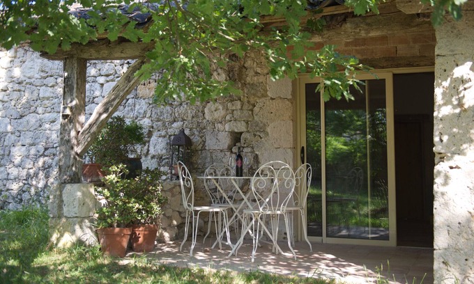 Bourg-de-Visa House | Quiet cottage in a renovated stone house with private garden