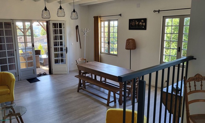 Pont-du-Casse House | Quiet country house with a breathtaking view