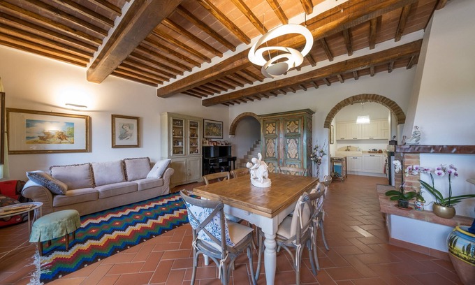 Buonconvento Villa | Quiet country house with swimming pool. A stone's throw from Chianti