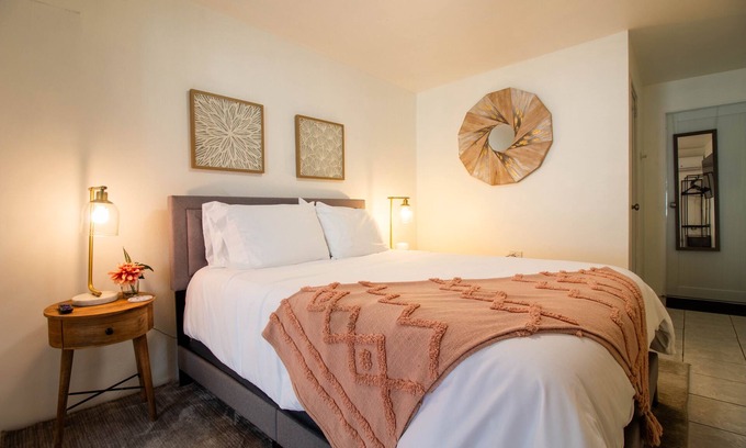 Jarealito Apartment | Quiet cozy 1 bedroom 1 bathroom just 2 blocks from beautiful beaches!