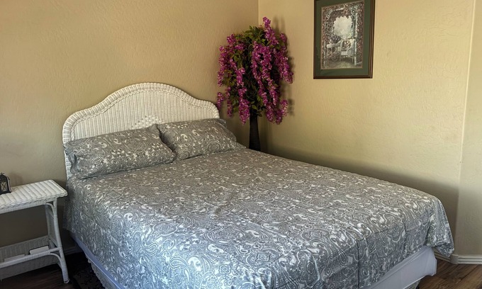 Foothills Reserve House | Quiet, Cute and Comfortable Private room