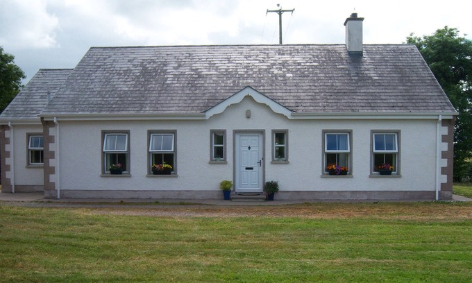 Enniskillen House | Quiet Farm Bungalow Enniskillen Fermanagh
