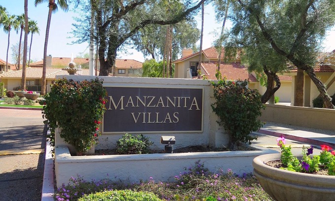 Central Scottsdale Condo | Quiet flat in the heart of Scottsdale - Palm Trees and TPC