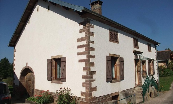 Fougerolles Cottage | Quiet cottage in Fougerolles, perfect for families