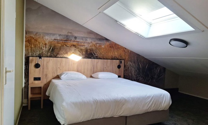 Schoorl Hotel | Quiet Garden Retreat with Sauna, Indoor Pool & Close to North Sea Beaches