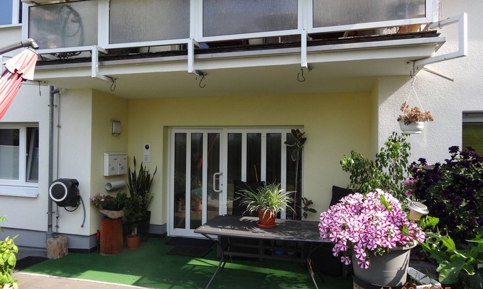 Lahnau Apartment | Quiet granny apartment with eat-in kitchen, bedroom and bathroom.