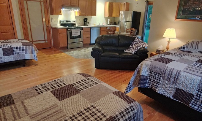 Hastings House | Quiet Guest Suite
