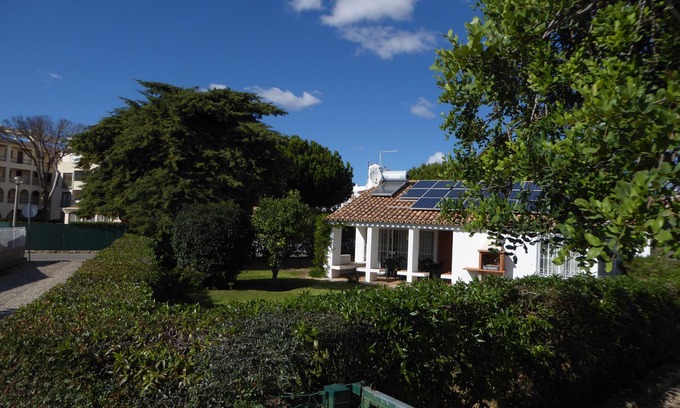 Areias de Sao Joao Villa | Quiet location, 5 min from Oura strip, 15 min walk from the beach. Golf nearby.