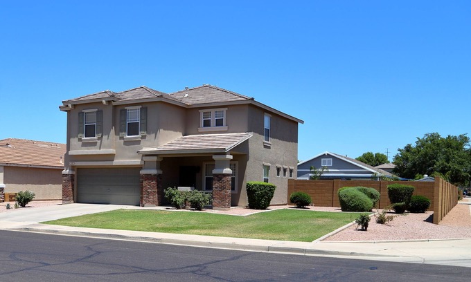Crossings At Crossroads House | Quiet Location. Close to highway, mall, shops and restaurants
