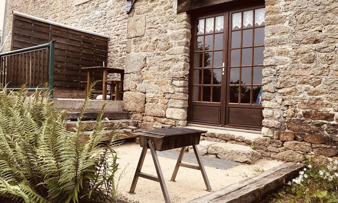 Plouneour-Menez House | Quiet longère Baie de Morlaix / Monts d'Arrée