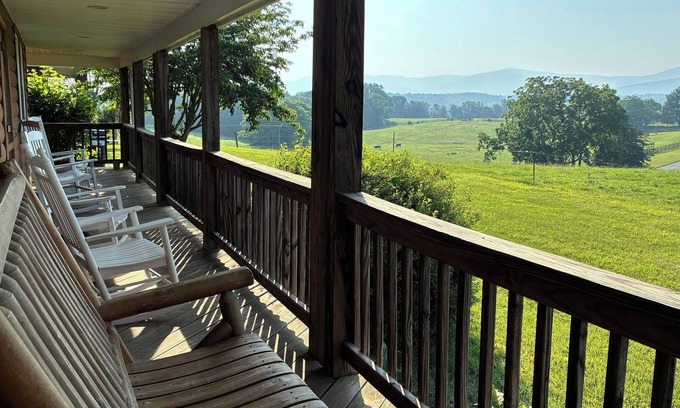 Stanley Cabin | Quiet mountain cabin w/stunning views, access to trail riding and river access!