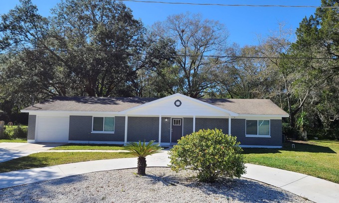 Lake Magdalene House | Quiet Neighborhood and close to all Tampa offers