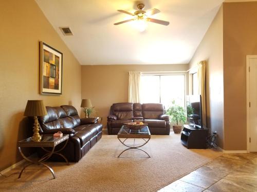 Canyon Shadows House | Quiet Neighborhood off La Canada
