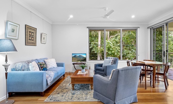 Ninderry House | Quiet Ninderry Cottage with Peaceful Rural Outlook