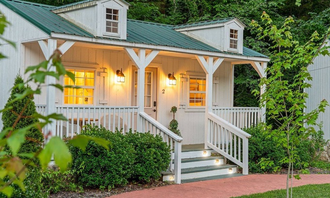Blue Eye Cabin | Quiet Ozarks Cottage for Two | Peaceful Porch + Forest Views