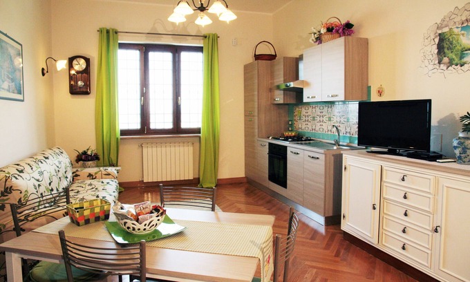 Naples Apartment | quiet panoramic two-room apartment with terrace and wi-fi