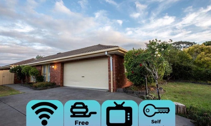 Keilor Downs House | Quiet & Peaceful 3bed2bath HOME @Keilor Downs